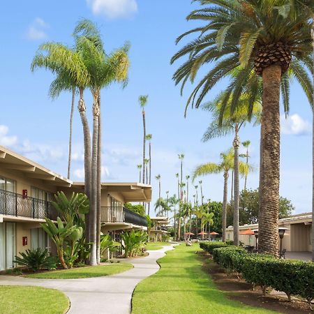 Ramada By Wyndham San Diego North Hotel & Conference Center Exterior foto